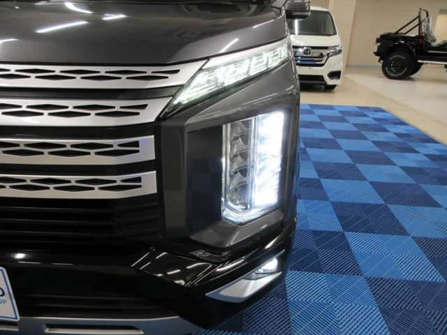 三菱 デリカ　Ｄ：５ ２．２ Ｇ ディーゼルターボ ４ＷＤ R1年 (関東) 99