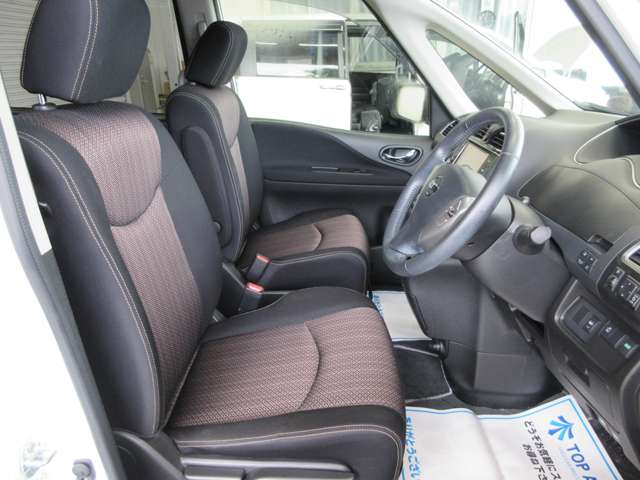 日産 セレナ ２．０ ハイウェイスター Ｓ－ＨＹＢＲＩＤ H26年 (関東) 99