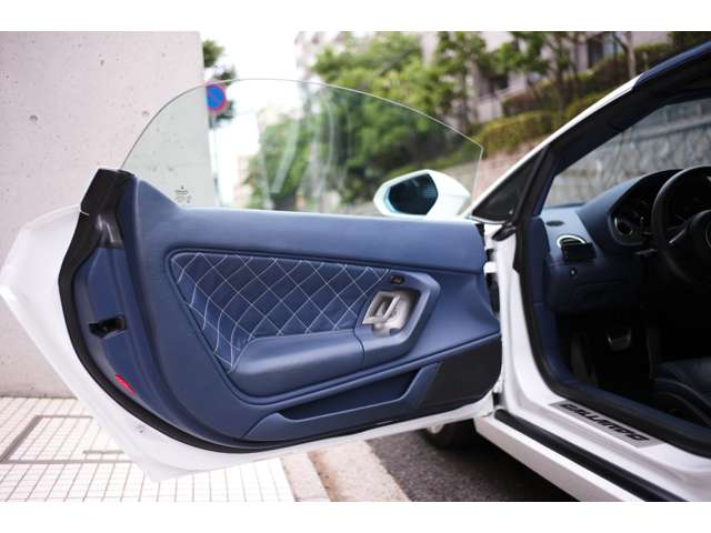 ランボルギーニ ガヤルド　スパイダー ＬＰ５６０－４ Ｅギア ４ＷＤ H25年 (近畿) 99