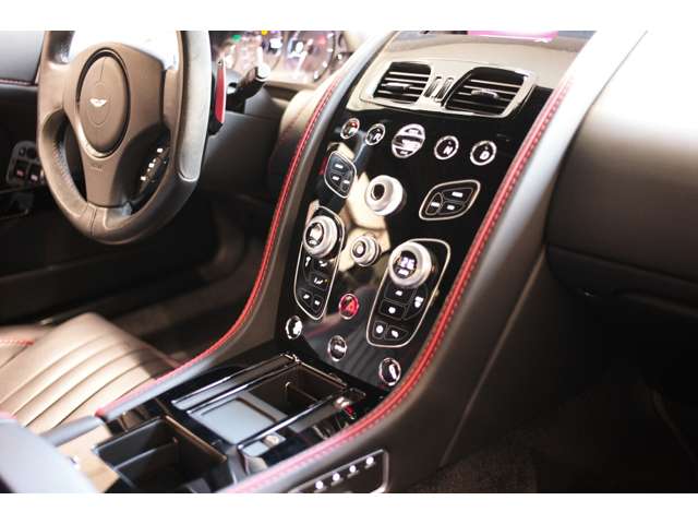 アストンマーティン ＤＢ９ ＧＴ タッチトロニック２ H28年 (近畿) 99