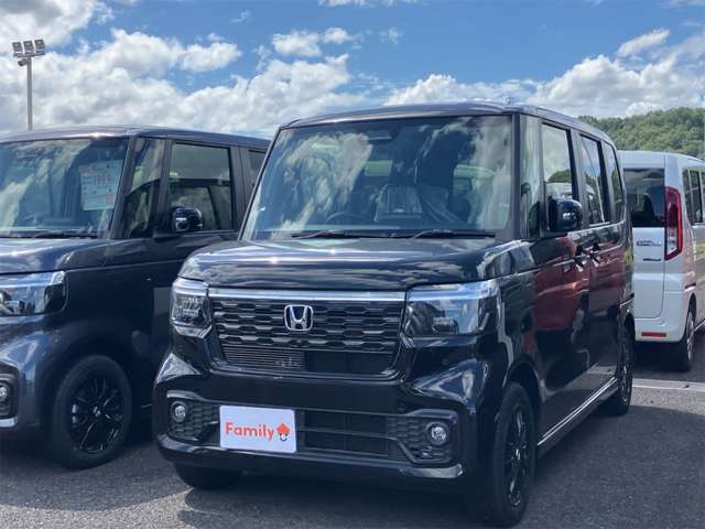ホンダ Ｎ　ＢＯＸ カスタム ６６０ ブラック スタイル R8年 (東海) 99