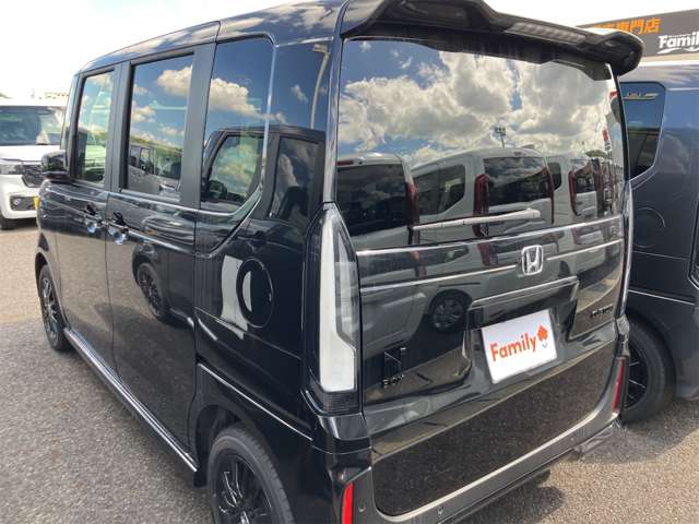 ホンダ Ｎ　ＢＯＸ カスタム ６６０ ブラック スタイル R8年 (東海) 99