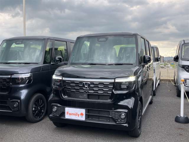 ホンダ Ｎ　ＢＯＸ カスタム ６６０ ブラック スタイル R8年 (東海) 99