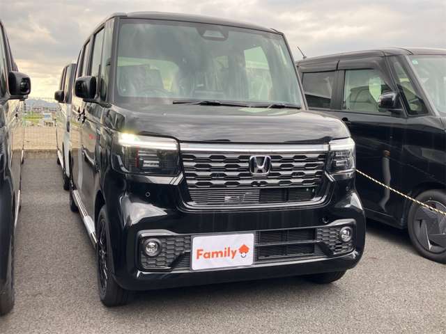 ホンダ Ｎ　ＢＯＸ カスタム ６６０ ブラック スタイル R8年 (東海) 99