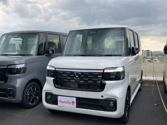 ホンダ Ｎ　ＢＯＸ カスタム ６６０ ブラック スタイル R8年 (東海) 99