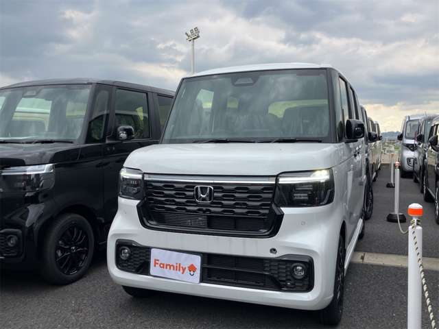 ホンダ Ｎ　ＢＯＸ カスタム ６６０ ブラック スタイル R8年 (東海) 99