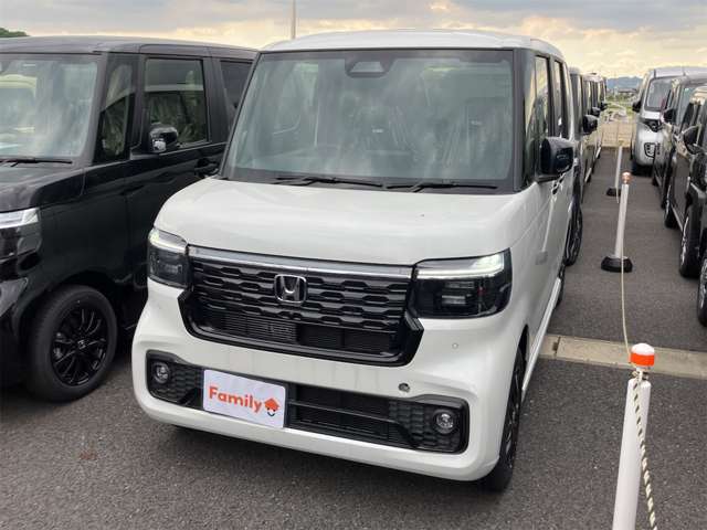 ホンダ Ｎ　ＢＯＸ カスタム ６６０ ブラック スタイル R8年 (東海) 99