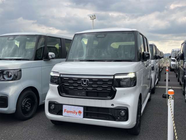 ホンダ Ｎ　ＢＯＸ カスタム ６６０ ブラック スタイル R8年 (東海) 99
