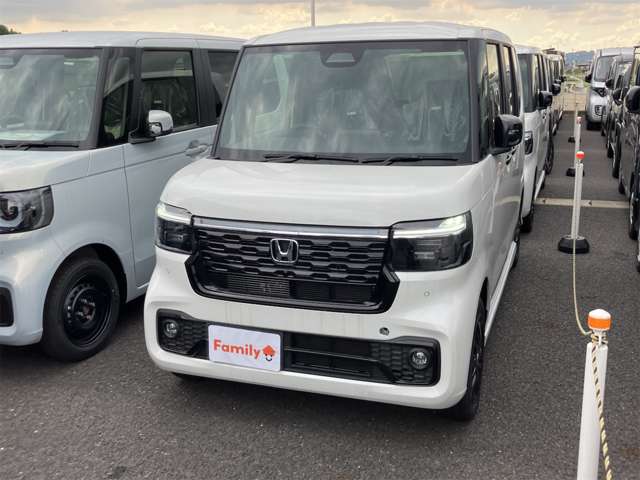 ホンダ Ｎ　ＢＯＸ カスタム ６６０ ブラック スタイル R8年 (東海) 99