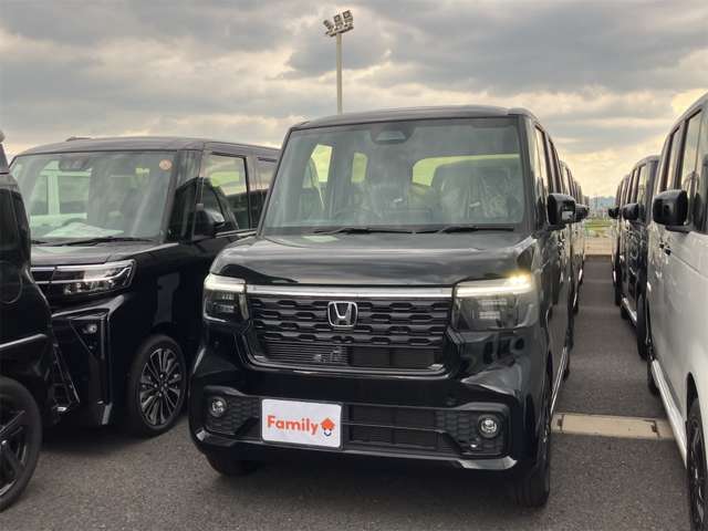 ホンダ Ｎ　ＢＯＸ カスタム ６６０ ブラック スタイル R8年 (東海) 99