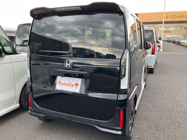 ホンダ Ｎ　ＢＯＸ カスタム ６６０ ブラック スタイル R8年 (東海) 99