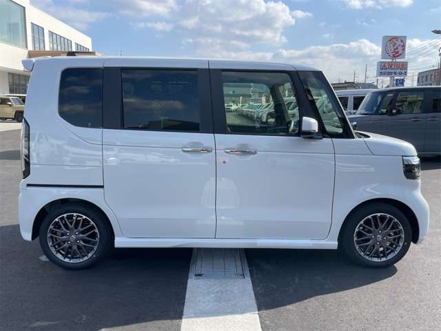 ホンダ Ｎ　ＢＯＸ カスタム ６６０ ターボ R7年 (九州・沖縄) 99