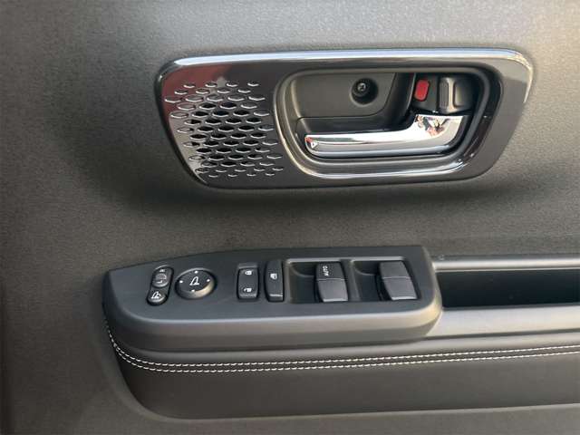 ホンダ Ｎ　ＢＯＸ カスタム ６６０ ターボ コーディネートスタイル ２トーン R7年 (九州・沖縄) 99