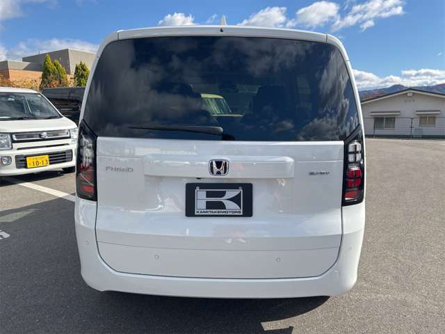 ホンダ フリード　ハイブリッド １．５ Ｅ：ＨＥＶ エアー ＥＸ R7年 (九州・沖縄) 99