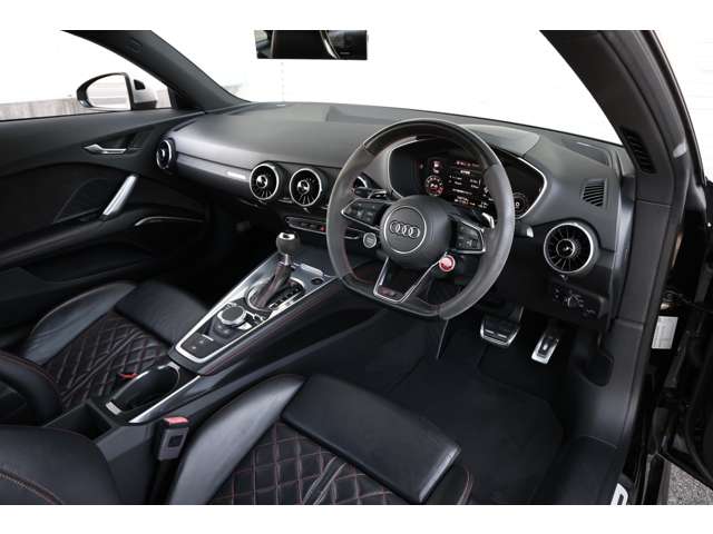 アウディ ＴＴ　ＲＳ ２．５ ４ＷＤ H29年 (東海) 99