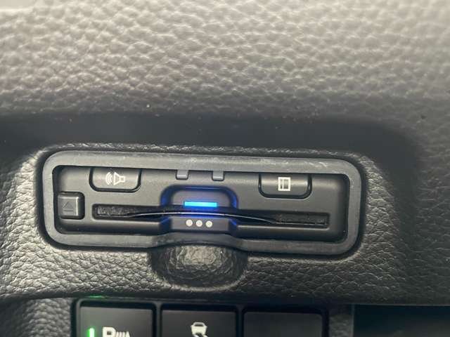 ホンダ Ｎ　ＢＯＸ カスタム ６６０ Ｌ スロープ R4年 (関東) 99