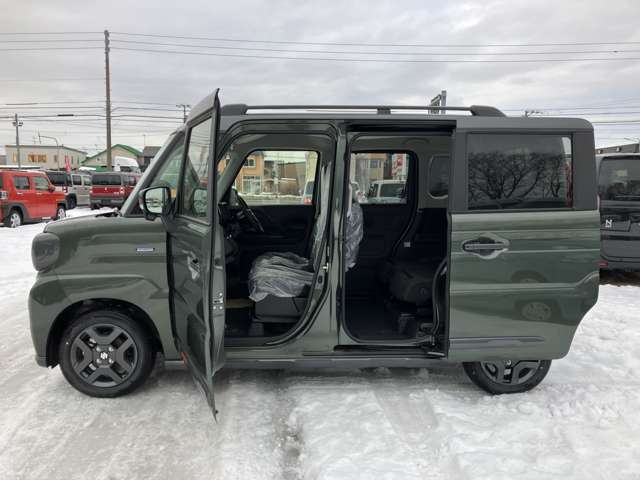 スズキ スペーシア ６６０ ギア ハイブリッド ＸＺ ４ＷＤ R6年 (北海道) 99