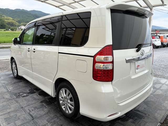 トヨタ ノア ２．０ ＳＩ H22年 (近畿) 99
