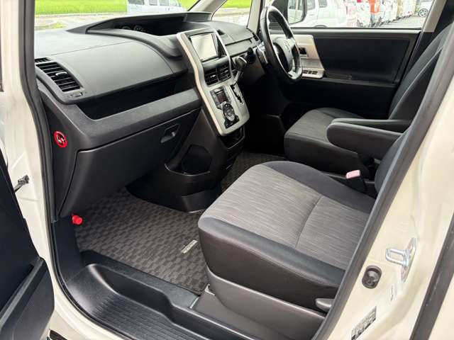 トヨタ ノア ２．０ ＳＩ H22年 (近畿) 99