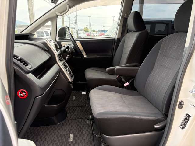 トヨタ ノア ２．０ ＳＩ H22年 (近畿) 99