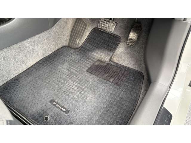 トヨタ プリウス １．８ Ｓ ＬＥＤエディション H23年 (近畿) 99