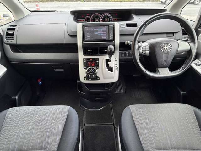 トヨタ ノア ２．０ ＳＩ H23年 (近畿) 99