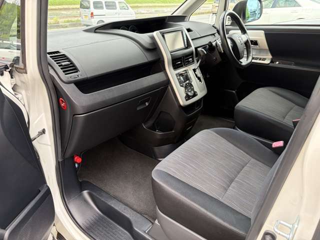 トヨタ ノア ２．０ ＳＩ H23年 (近畿) 99