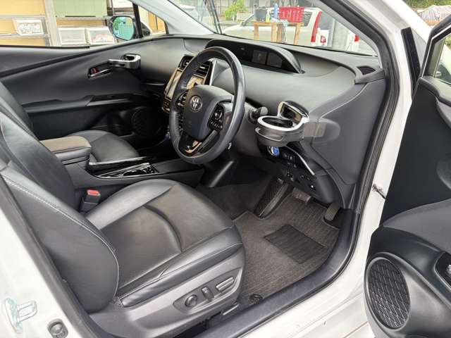 トヨタ プリウスＰＨＶ １．８ Ａ プレミアム R3年 (近畿) 99