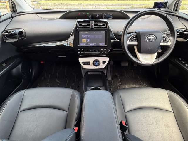トヨタ プリウス １．８ Ｓ ツーリングセレクション H29年 (近畿) 99