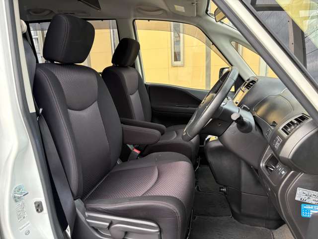 日産 セレナ ２．０ ハイウェイスター Ｓ－ＨＹＢＲＩＤ Ｖセレクション H25年 (近畿) 99
