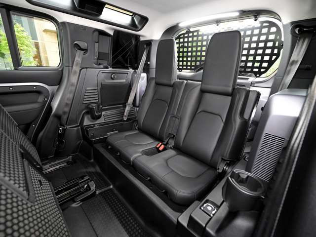 ランドローバー ディフェンダー １１０ Ｓ ２．０Ｌ Ｐ３００ ４ＷＤ R2年 (関東) 99
