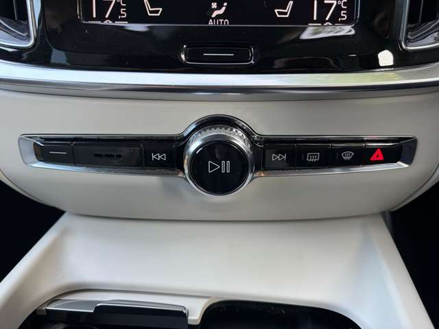 ボルボ Ｖ６０ Ｔ５　モメンタム R1年 (関東) 99
