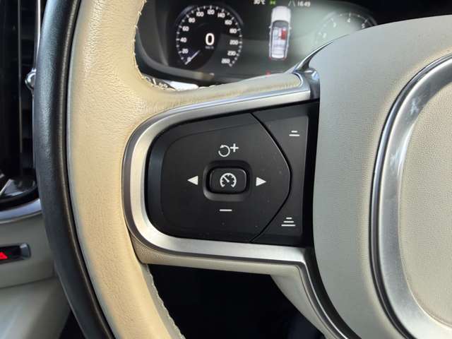 ボルボ Ｖ６０ Ｔ５　モメンタム R1年 (関東) 99