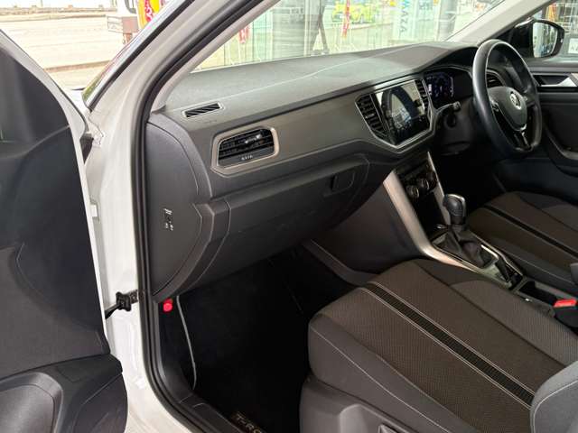 フォルクスワーゲン Ｔ－ＲＯＣ ＴＳＩ スタイル デザイン パッケージ R3年 (九州・沖縄) 99