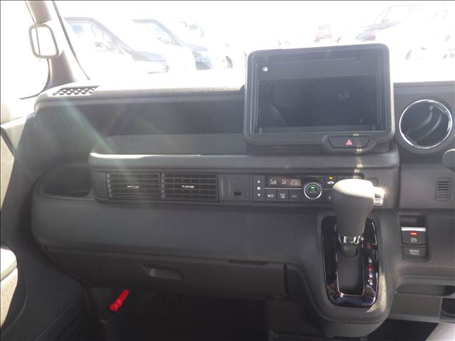 ホンダ Ｎ　ＢＯＸ カスタム ６６０ R7年 (九州・沖縄) 99