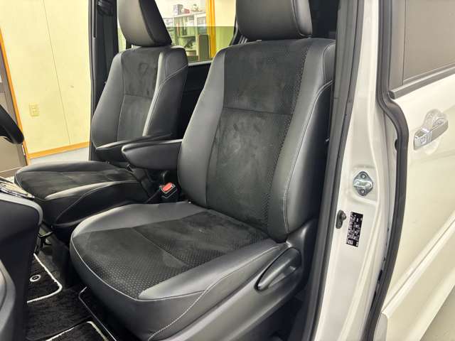 トヨタ ヴォクシー ２．０ ＺＳ 煌ＩＩＩ R4年 (近畿) 99