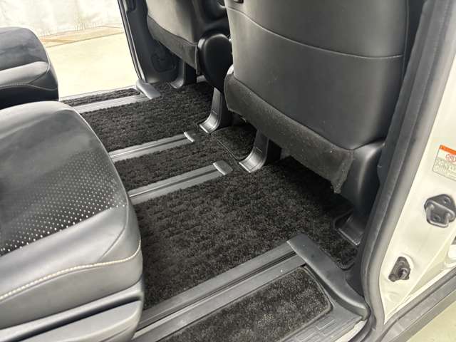 トヨタ ヴォクシー ２．０ ＺＳ 煌ＩＩＩ R4年 (近畿) 99