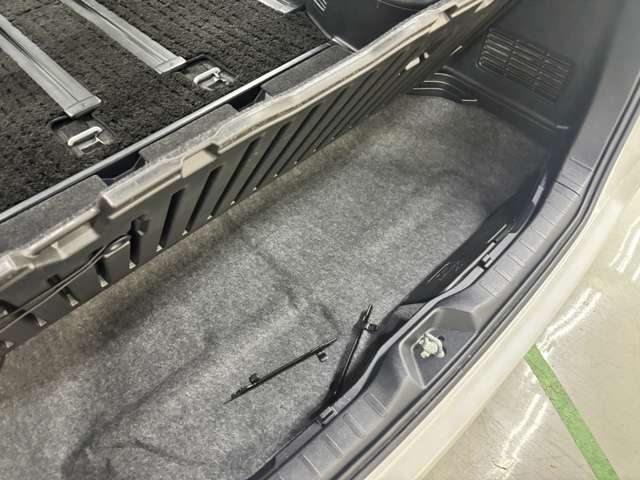 トヨタ ヴォクシー ２．０ ＺＳ 煌ＩＩＩ R4年 (近畿) 99