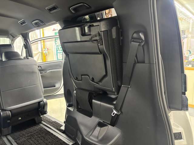 トヨタ ヴォクシー ２．０ ＺＳ 煌ＩＩＩ R4年 (近畿) 99