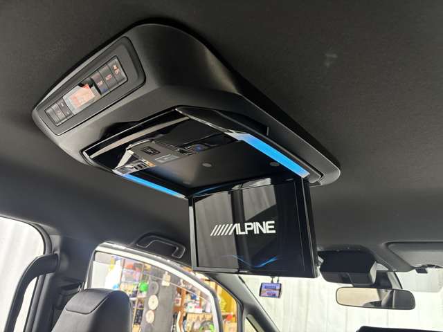 トヨタ ヴォクシー ２．０ ＺＳ 煌ＩＩＩ R4年 (近畿) 99