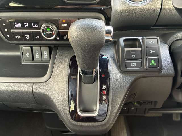 ホンダ Ｎ　ＢＯＸ カスタム ６６０ Ｌ R4年 (関東) 99