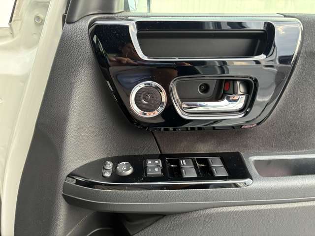 ホンダ Ｎ　ＢＯＸ カスタム ６６０ Ｌ R4年 (関東) 99