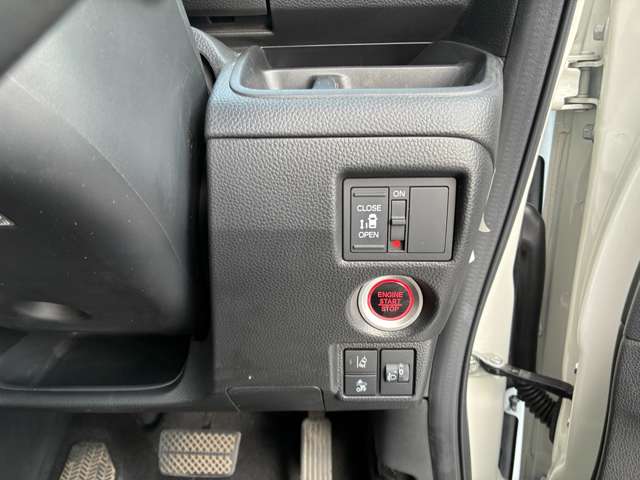 ホンダ Ｎ　ＢＯＸ カスタム ６６０ Ｌ R4年 (関東) 99