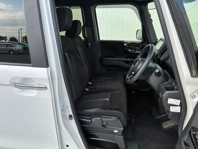 ホンダ Ｎ　ＢＯＸ カスタム ６６０ Ｌ R4年 (関東) 99
