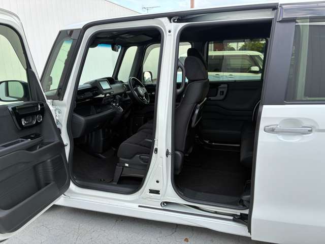 ホンダ Ｎ　ＢＯＸ カスタム ６６０ Ｌ R4年 (関東) 99