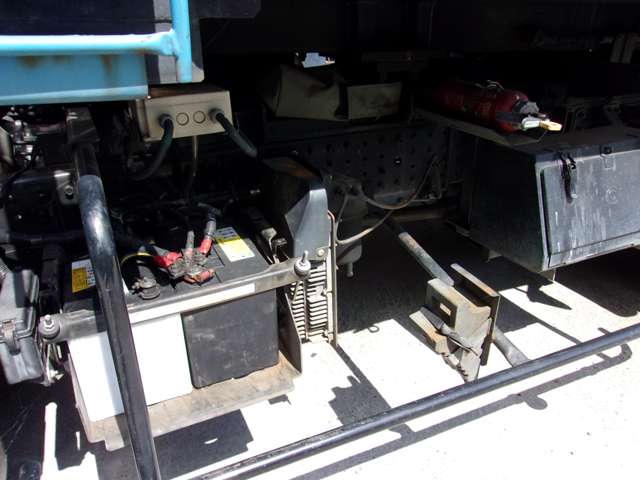 三菱フソウ キャンター プレス式パッカー車５．９立米ＡＴ H24年 (関東) 99