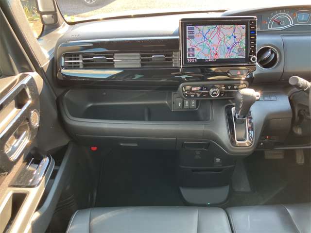 ホンダ Ｎ　ＢＯＸ カスタム ６６０ Ｌ ターボ R3年 (東海) 99