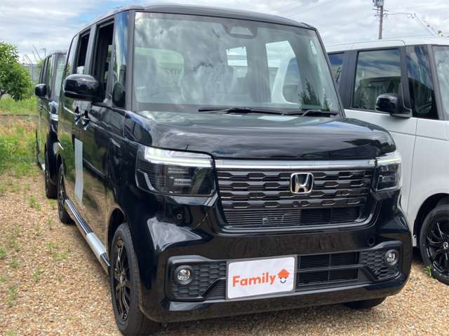 ホンダ Ｎ　ＢＯＸ カスタム ６６０ ブラック スタイル R8年 (東海) 99