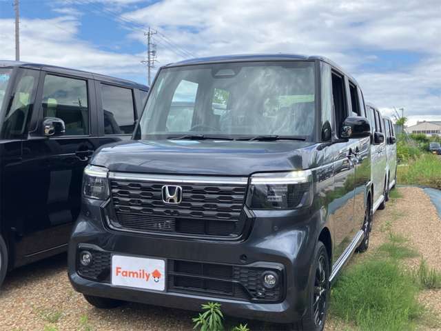 ホンダ Ｎ　ＢＯＸ カスタム ６６０ ブラック スタイル R8年 (東海) 99