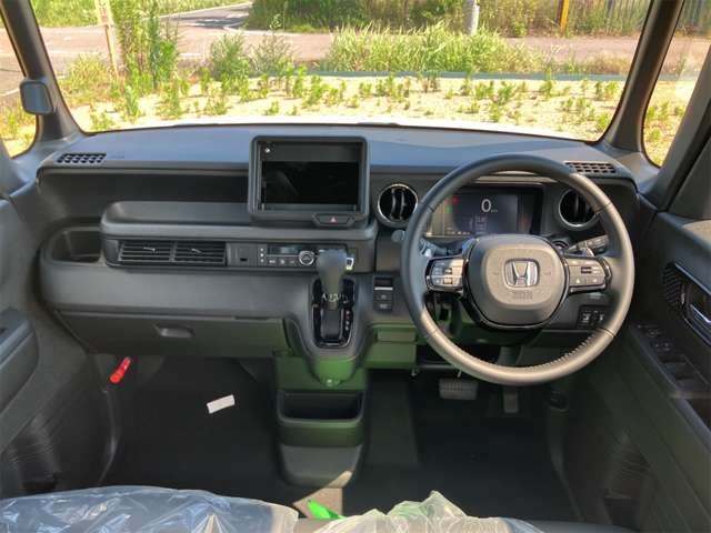 ホンダ Ｎ　ＢＯＸ カスタム ６６０ ターボ ブラック スタイル R8年 (東海) 99